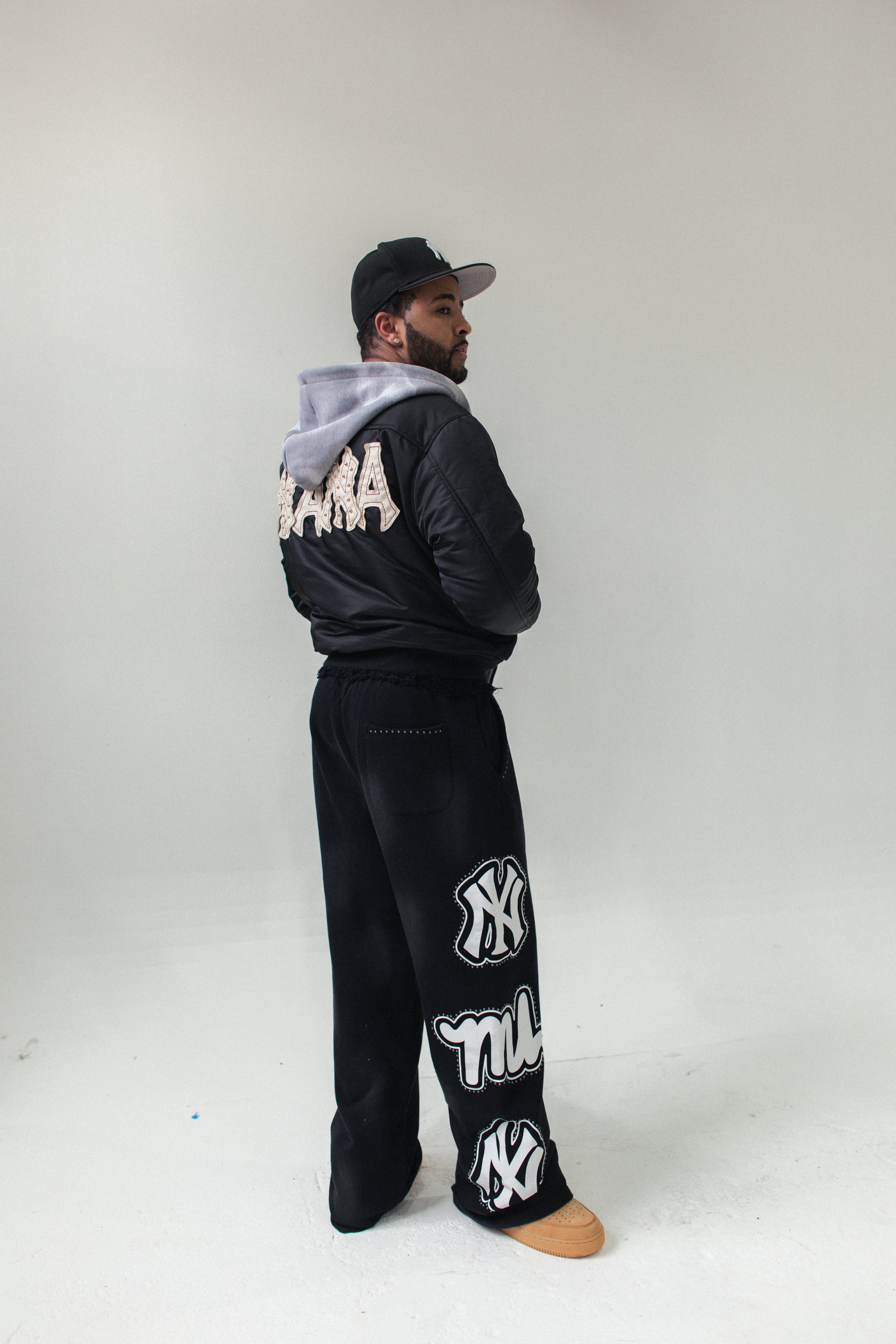 NY CITY CORE SWEATS [BLACK]