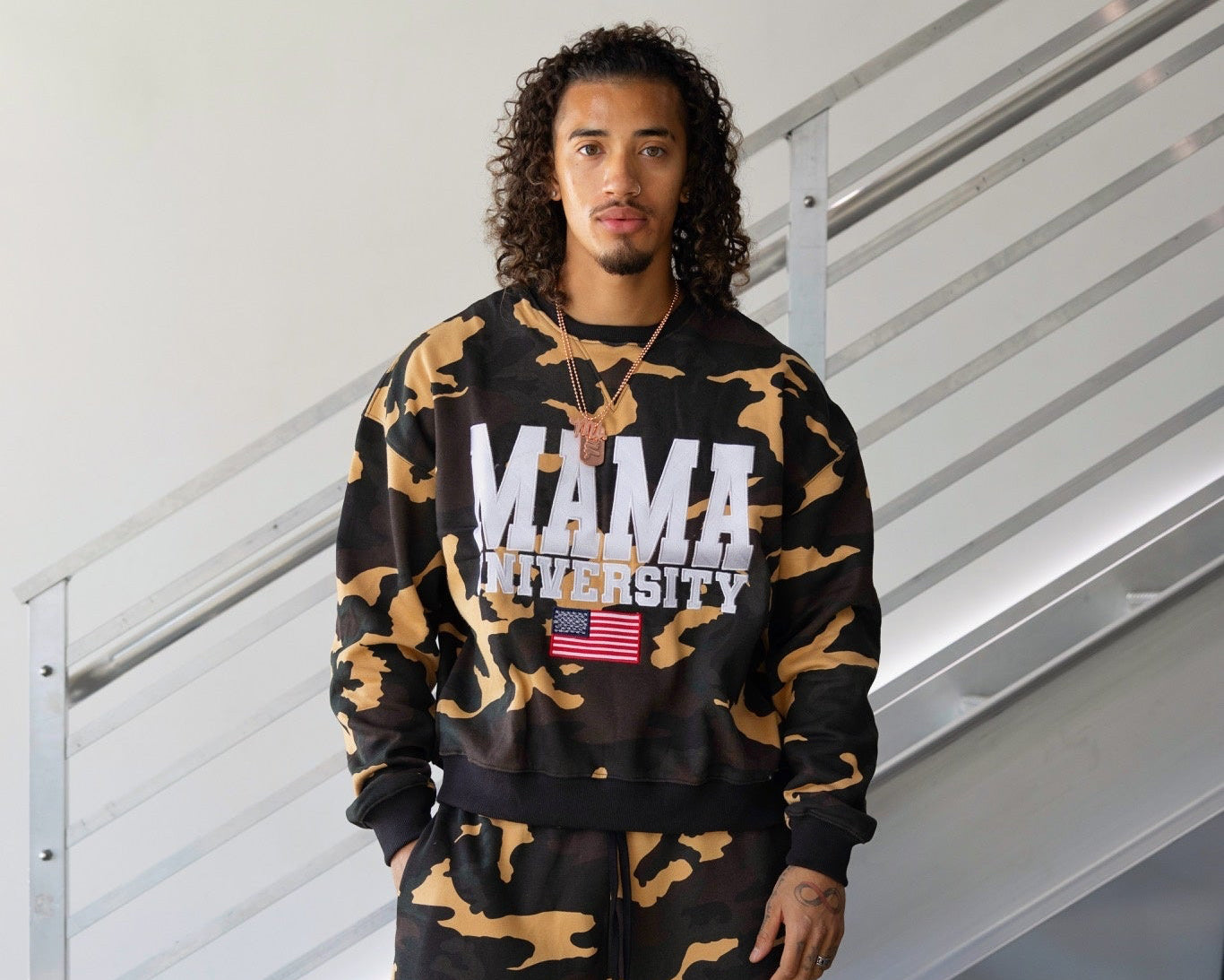 MAMA GUMP - CREWNECK